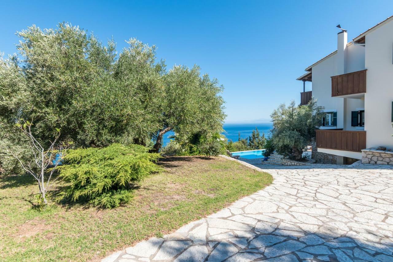 Villa Niriis Agios Nikitas Exterior photo